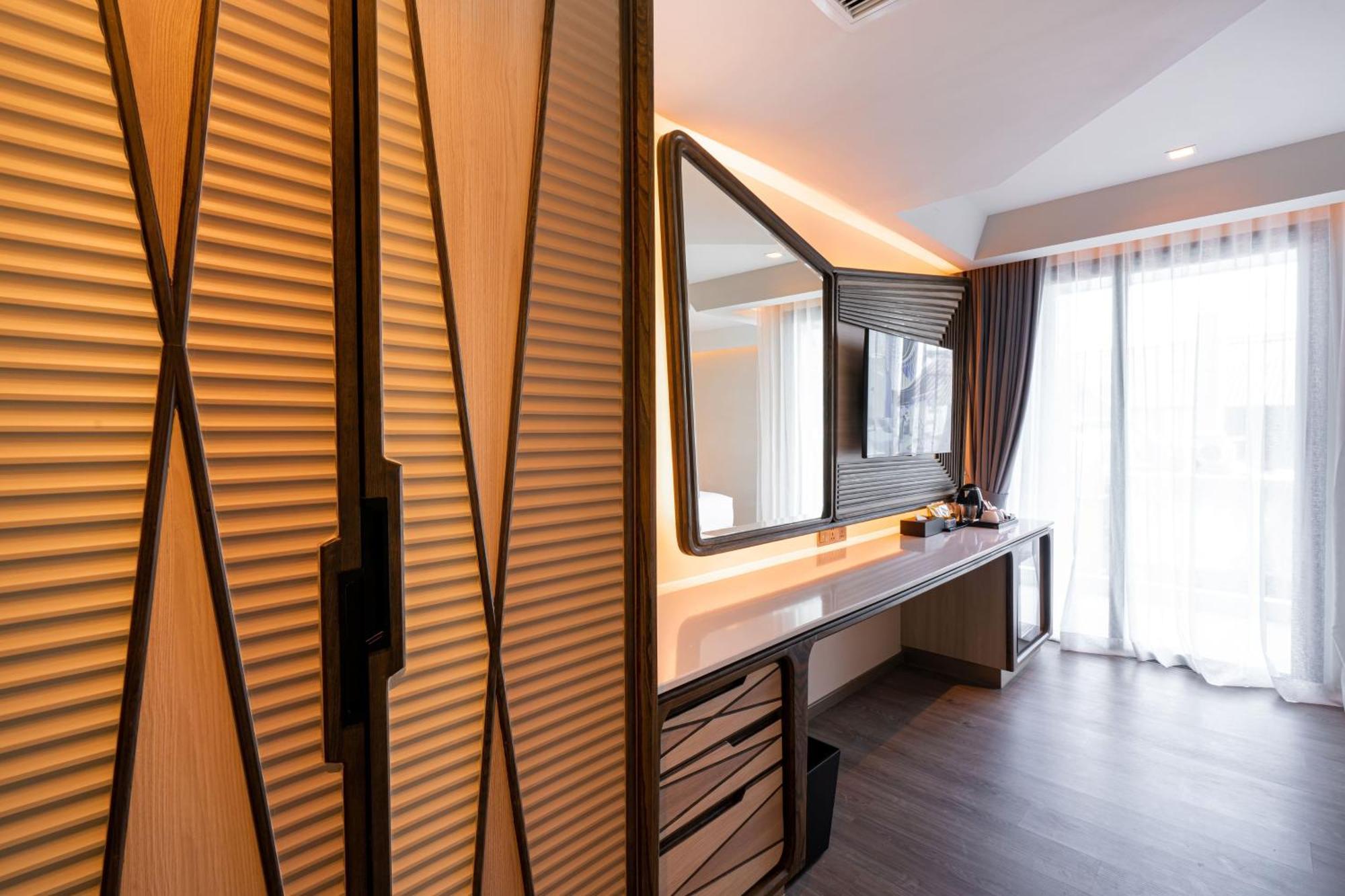 Amethyst Hotel Pattaya Bagian luar foto