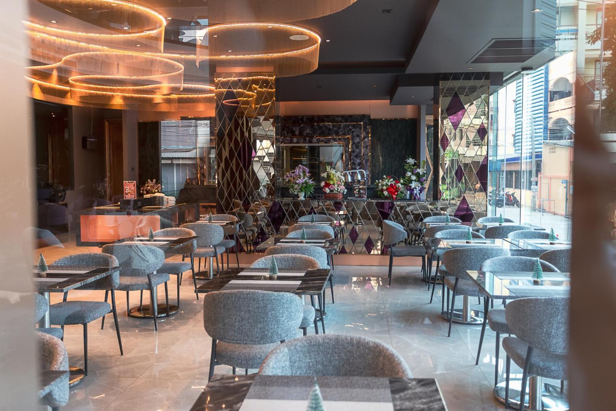 Amethyst Hotel Pattaya Bagian luar foto