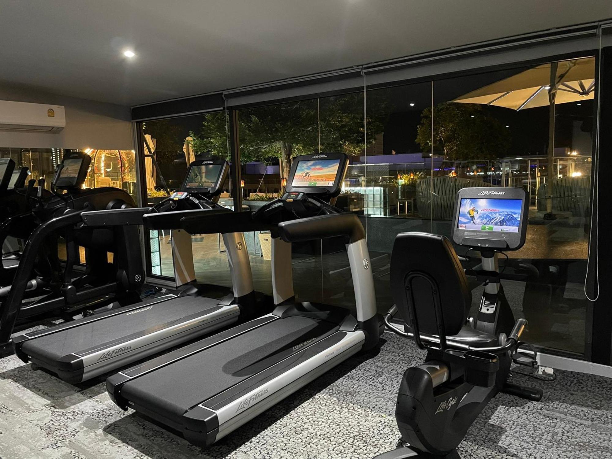 Amethyst Hotel Pattaya Bagian luar foto
