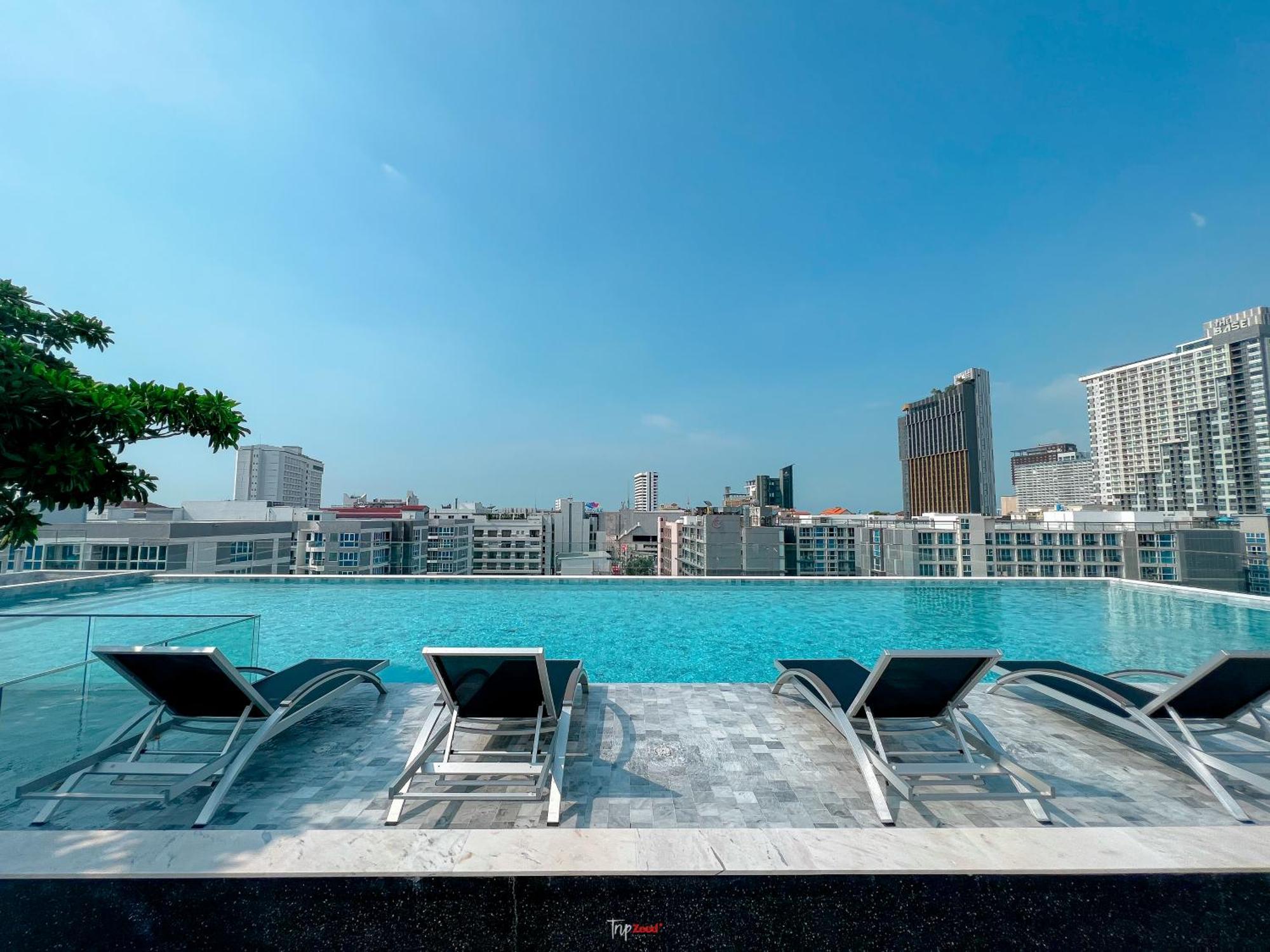 Amethyst Hotel Pattaya Bagian luar foto