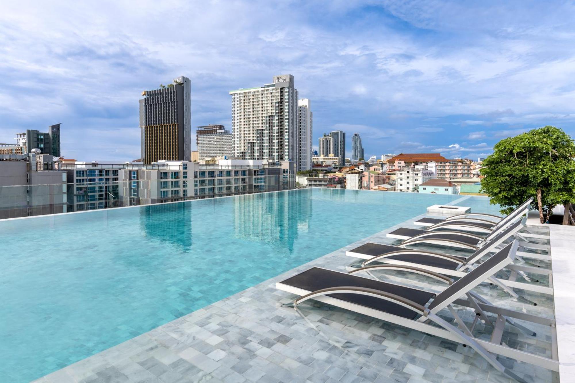 Amethyst Hotel Pattaya Bagian luar foto