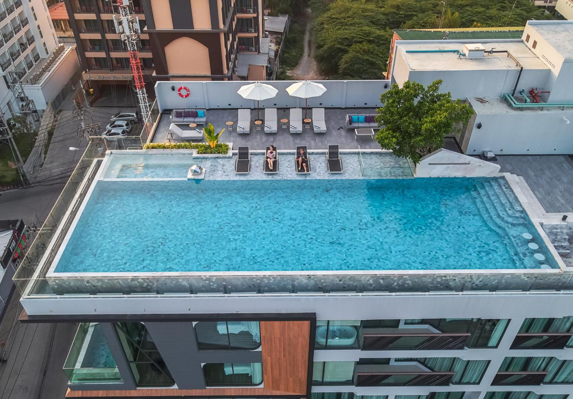 Amethyst Hotel Pattaya Bagian luar foto