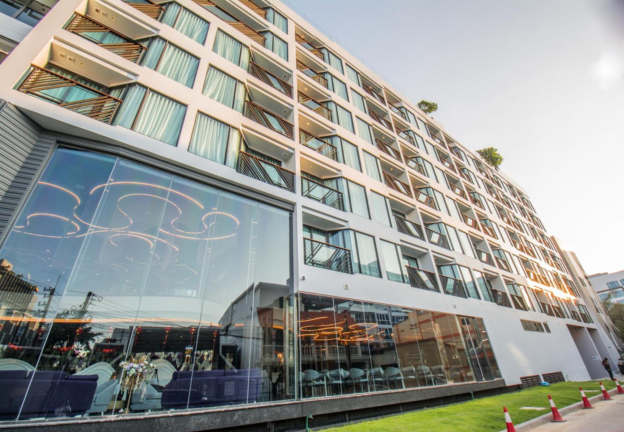Amethyst Hotel Pattaya Bagian luar foto