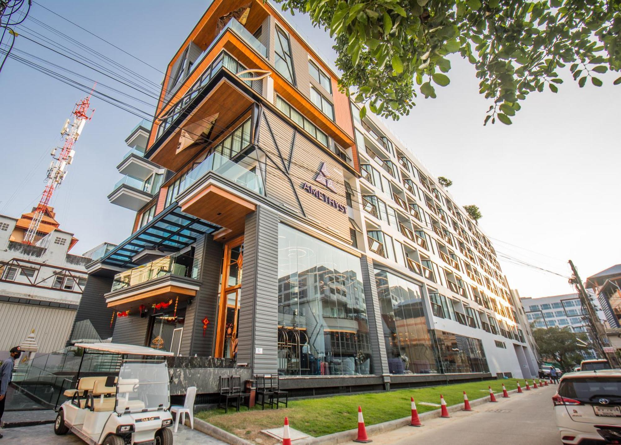 Amethyst Hotel Pattaya Bagian luar foto